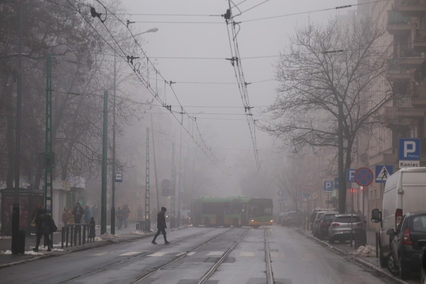 Smog jest najgęstszy w sezonie grzewczym. Problem dotyka...