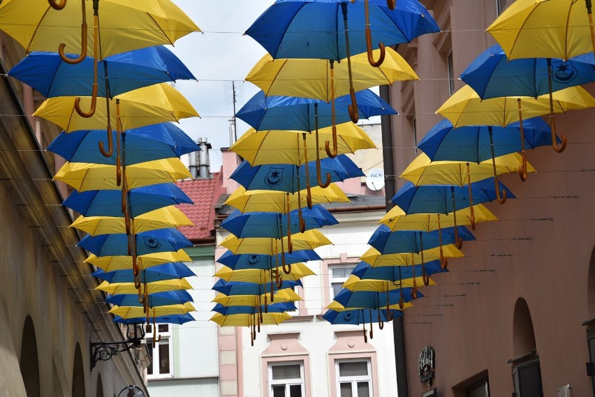 Tak wygląda obecnie tarnowska "Umbrella Sky", czyli ulica...