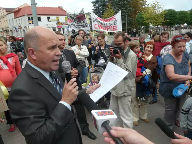 Głęboką rysą na obecnej kadencji prezydenta Bełchatowa jest spór  z rodzicami o opłaty za przedszkola