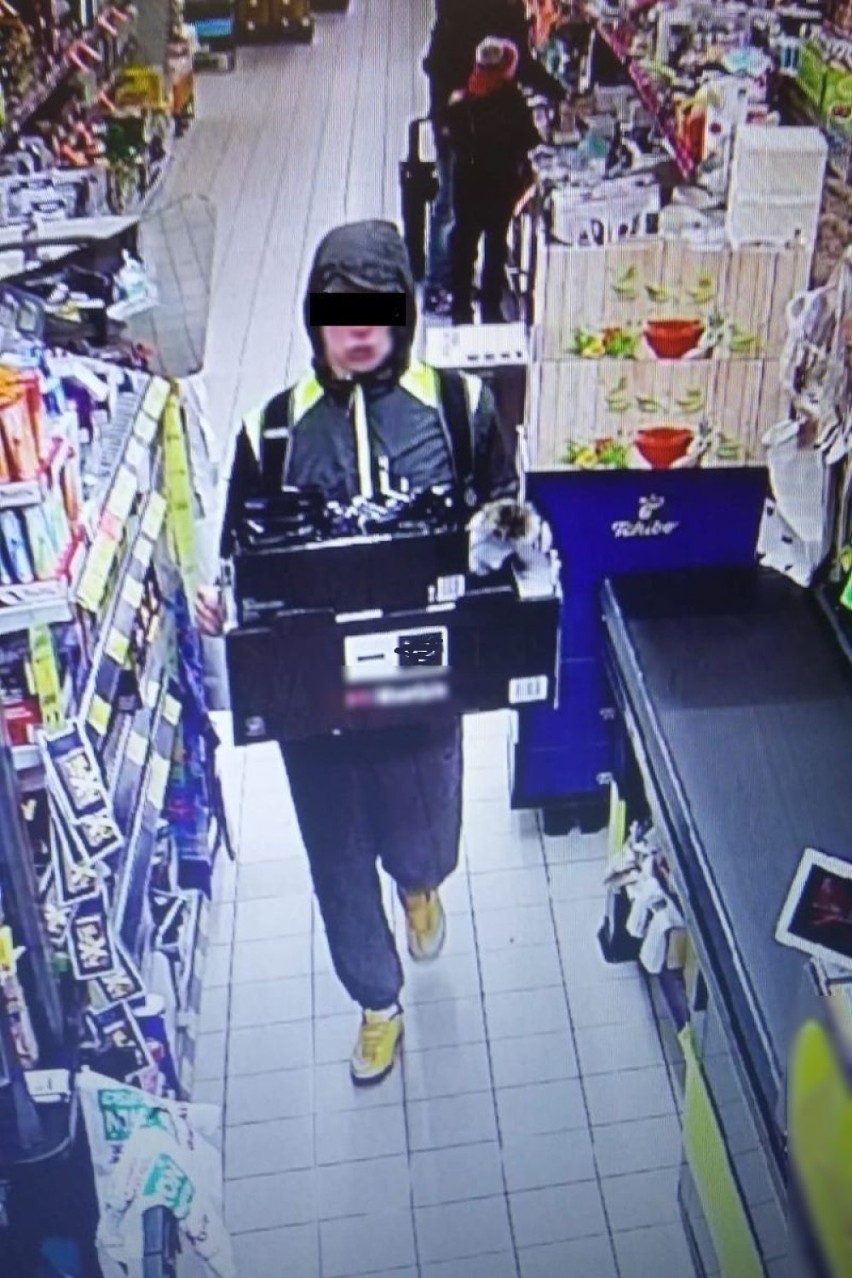 Kradzież w sklepie w Lipnie. Zatrzymano 19-latka
