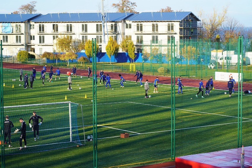 W COS OPO Cetniewo przebudowano boisko piłkarskie. Ma system podgrzewania