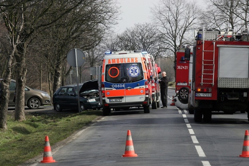 Ranni w wypadku na ulicy Koskowickiej w Legnicy [ZDJĘCIA]