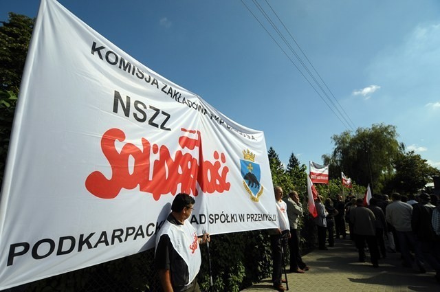 Jarosław: Pracownicy WZRB blokowali krajową &quot;czwórkę&quot; - zobacz zdjęcia