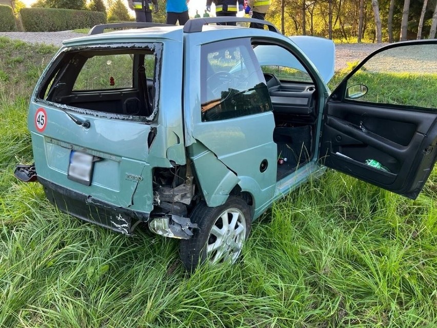 Klęczany wypadek. Zderzenie dwóch samochodów osobowych. Poszkodowana kobieta trafiła do szpitala