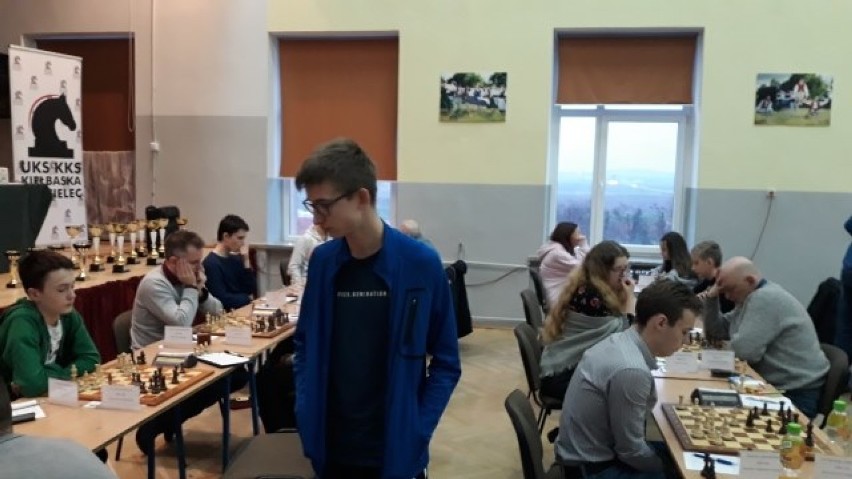 Kaliscy szachiści na podium ogólnopolskiego turnieju w Kościelcu ZDJĘCIA