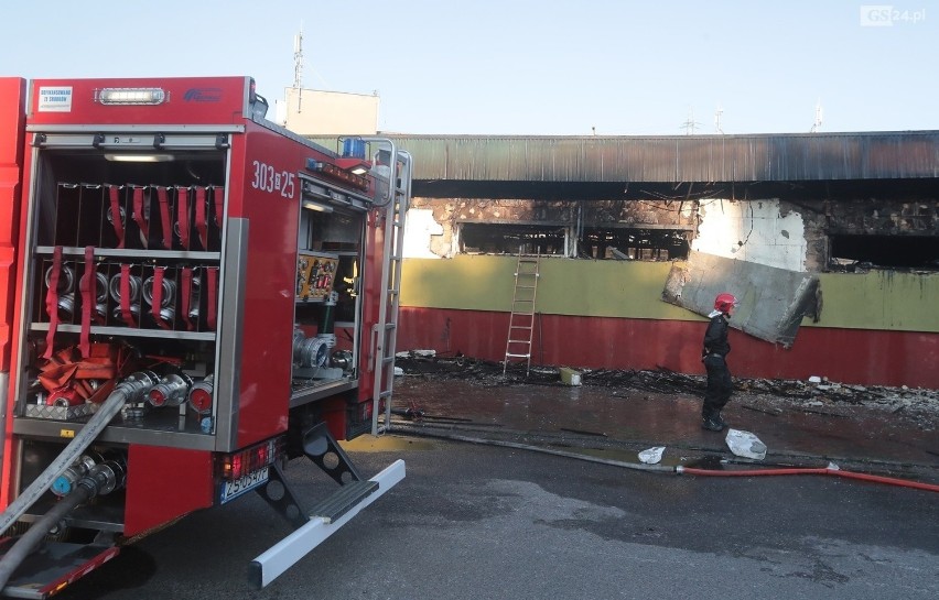 Pożar sklepu meblowego Platan w Szczecinie