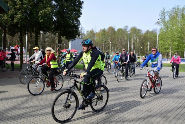 Inauguracja sezonu rowerowego na Zielonej zawsze gromadzi wielu uczestników, choć pogoda bywa kapryśna