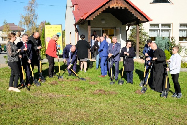 Do marca 2024 potrwa rozbudowa szkoły podstawowej w Łąkcie Górnej, prace pochłoną 7,6 mln zł