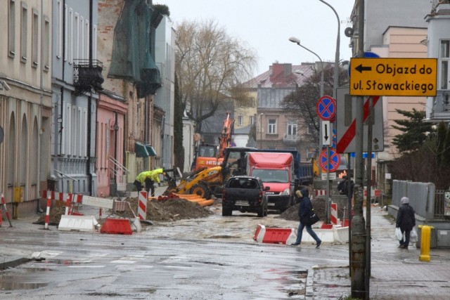 Od wtorku, 8 lutego zmieni się organizacja ruchu na ulicy Słowackiego w Kielcach, zostanie zamknięta dla ruchu ogólnodostępnego na odcinku od budynku numer 22 do skrzyżowania z ulicą Prostą.