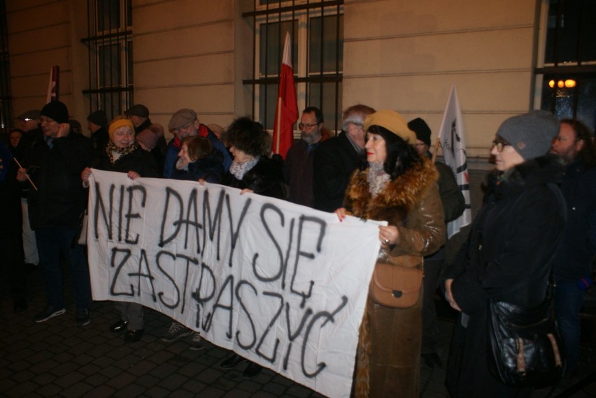 Protest przed sądem w Kaliszu