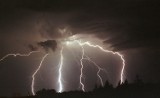 Ostrzeżenie pogodowe: Nad Wielkopolskę nadciąga silny burzowy front!