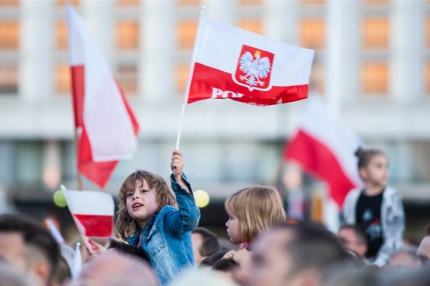 Nekla: 1000 flag na 100-lecie odzyskania niepodległości 