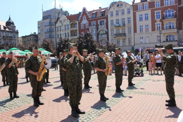 Na Rynku wita nas orkiestra wojskowa 34. Dywizjonu Rakietowego Obrony Powietrznej Kraju z Bytomia. Fot. Piotr A. Jeleń