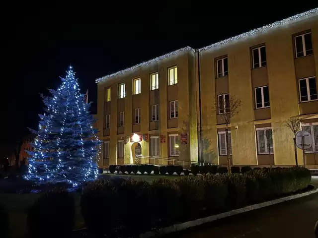 Zobaczcie świąteczną iluminację we Włoszczowie na następnych zdjęciach >>>>