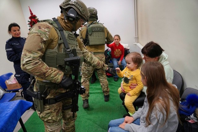 Dla 5-letniego Natana oraz jego rodziny to był niezapomniany dzień pełen atrakcji, jakie zorganizowali funkcjonariusze KWP w Bydgoszczy, Oddziału Prewencji Policji w Bydgoszczy oraz Samodzielnego Pododdziału Kontrterrorystycznego Policji w Bydgoszczy