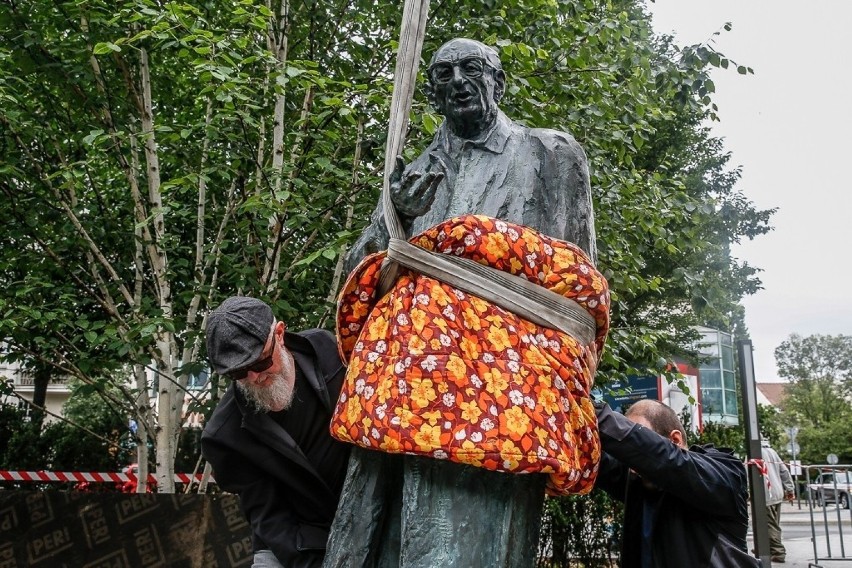 Uroczyste odsłonięcie pomnika prof. Władysława...