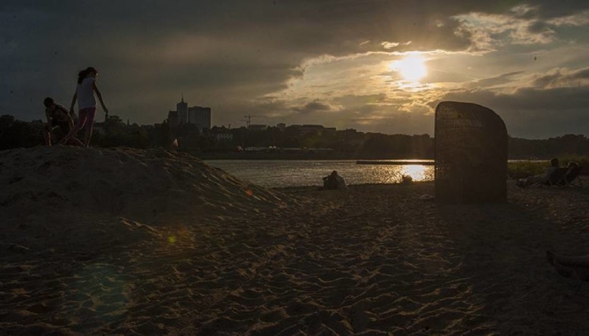 Plaża Żoliborz jest jedną ze spokojniejszych w Warszawie....