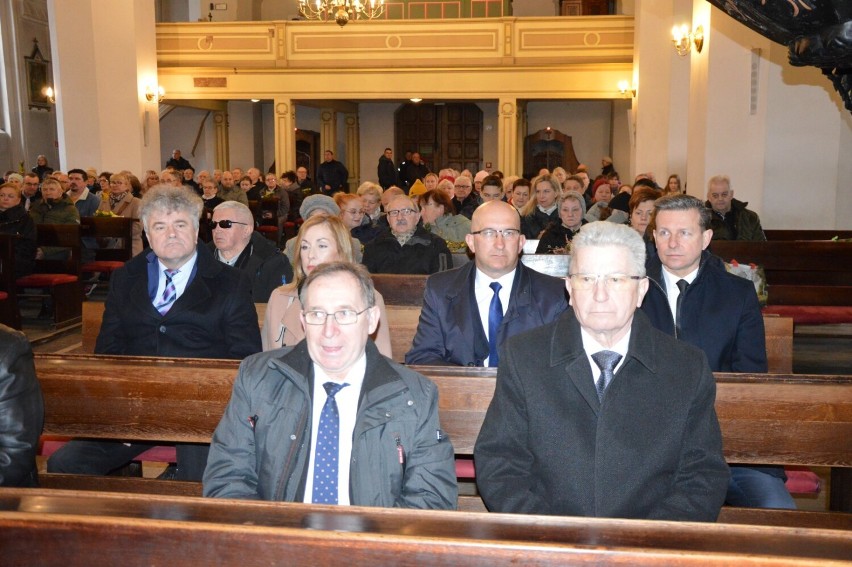 Lębork. Oddali hołd ofiarom i modlili się w 12. rocznicę Katastrofy Smoleńskiej.