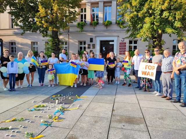 Spotkanie na Rynku w Wolsztynie z mieszkającymi w regionie Ukraińcami