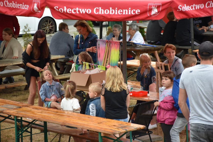 Na dzieci czekały kolorowe warkoczyki i tatuaże. Deszcz nie...