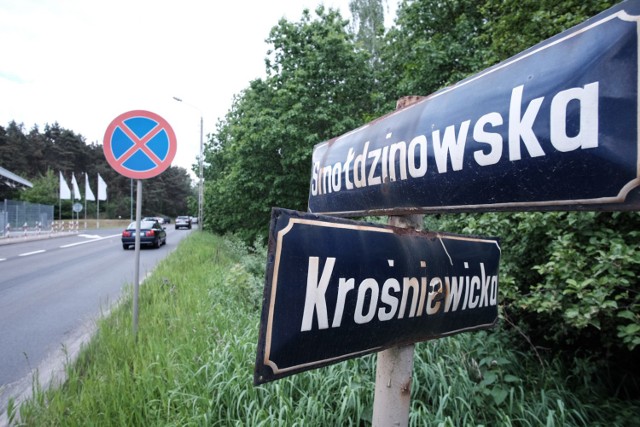 7 stycznia ulica Smołdzinowska znajdująca się  na poznańskim osiedlu Zieliniec zostanie zamknięta dla ruchu publicznego. Ulica stanie się drogą wewnętrzną fabryki Volkswagen Poznań i zmieni swoją nazwę.