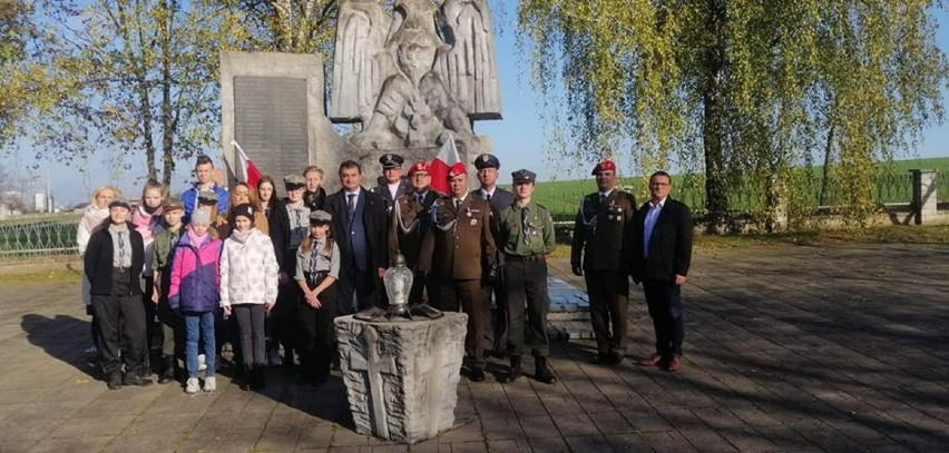 Delegacja Wydziału Żandarmerii Wojskowej w Konopnicy. Upamiętniono poległych żołnierzy [FOTO]