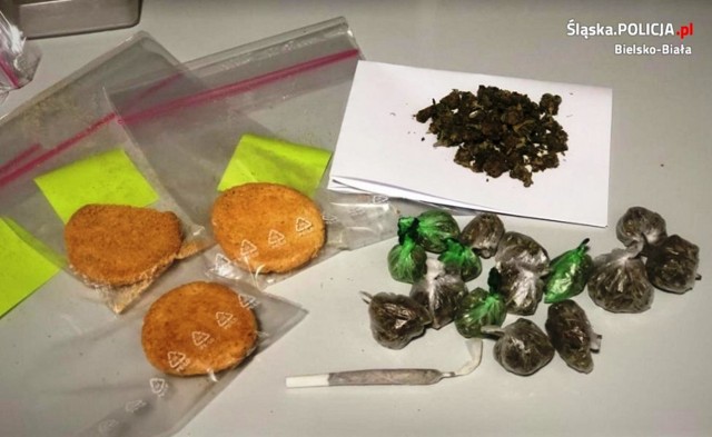 Takie ciastka z marihuaną miał w swoim plecaku 16-latek zatrzymany w Bielsku-Białej. Prócz nich miał też marihuanę w tradycyjnej postaci