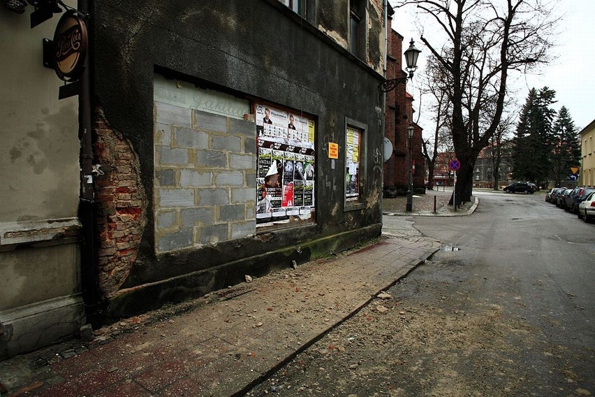 Nasz Czytelnik ma dość zaniedbanych kamienic przy gliwickim rynku