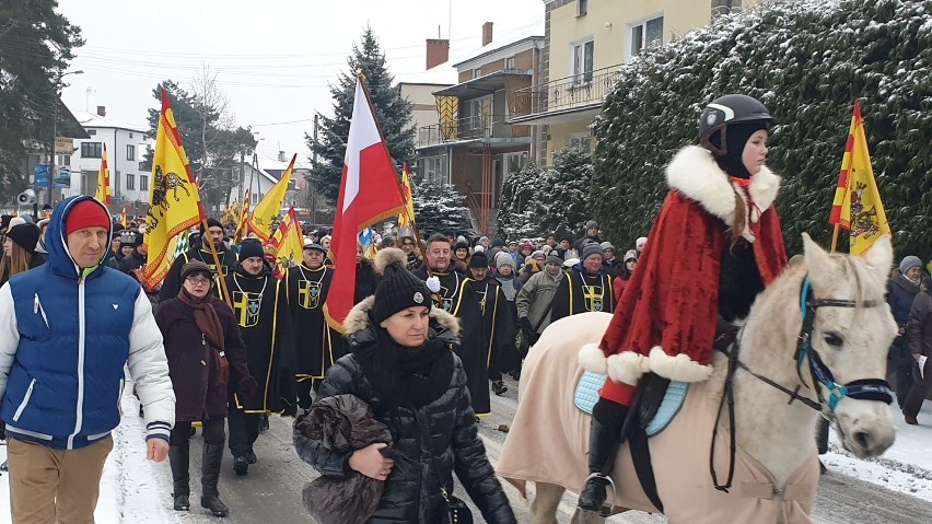 Orszak Trzech Króli w Augustowie 2020. Tłumy na ulicach miasta [Zdjęcia]