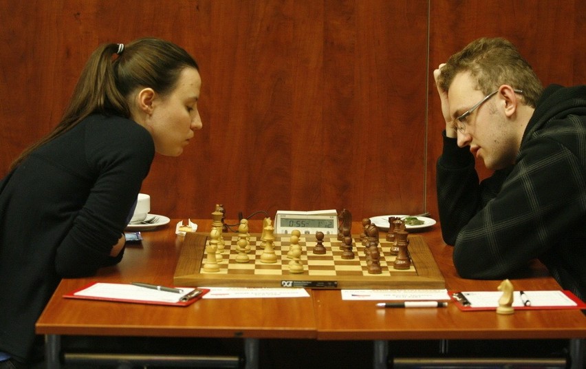 W Legnicy grają w szachy (ZDJĘCIA)