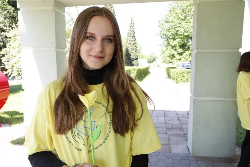 Pola nadziei w Końskich. Ubrani na żółto wolontariusze odwiedzili radnych powiatu. Zobacz zdjęcia