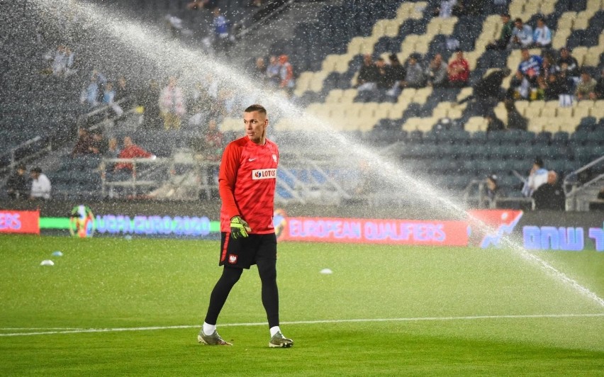 pozycja na boisku: bramkarz
mecze i gole w reprezentacji:...