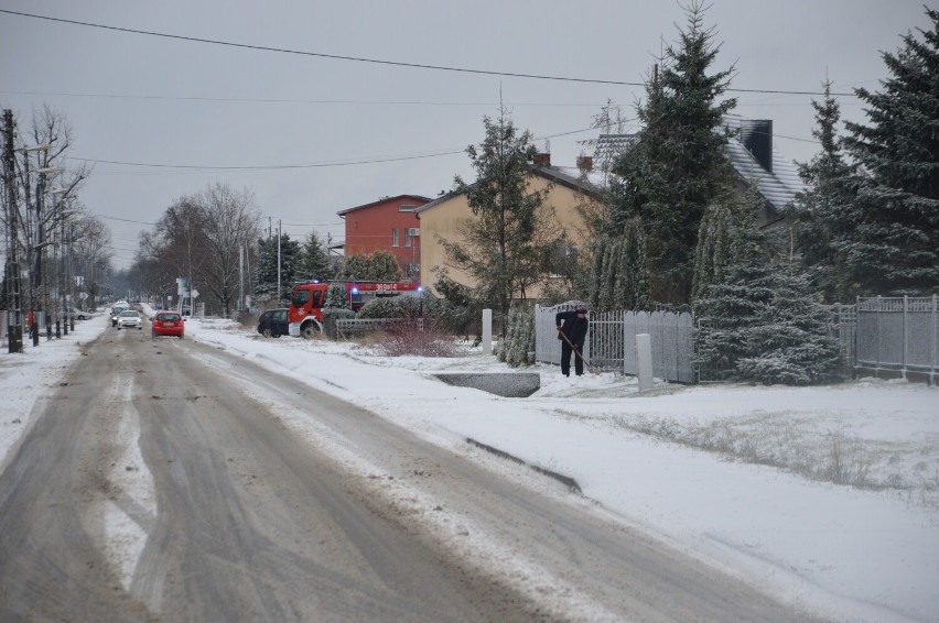 Burza śnieżna przeszła nad Skierniewicami i powiatem. Zerwane dachy i nieprzejezdne drogi