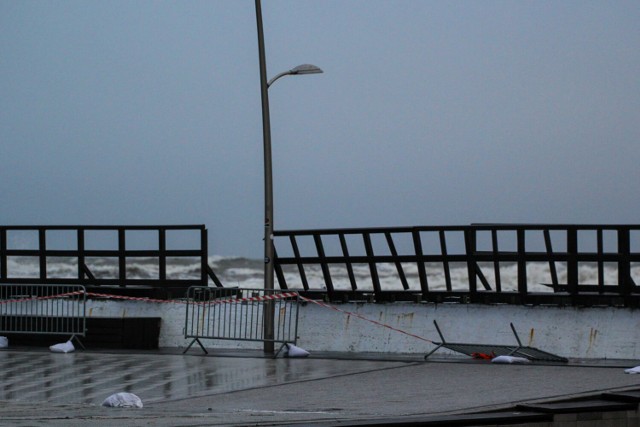 Zniszczona promenada w Darłówku Wschodnim