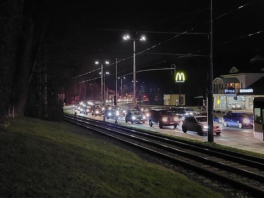 Gdańsk. Wypadek w Oliwie. Spore utrudnienia w ruchu drogowym