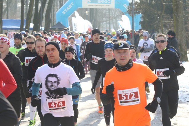 Na starcie biegu w Parku Miejskim stanęło 750 amatorów oraz zawodowych biegaczy.
