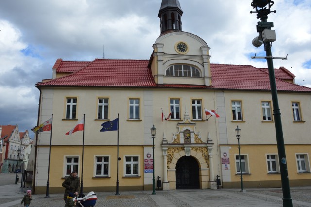 Urzędnicy apelują, aby ograniczyć wizyty w urzędzie tylko do niezbędnych spraw.