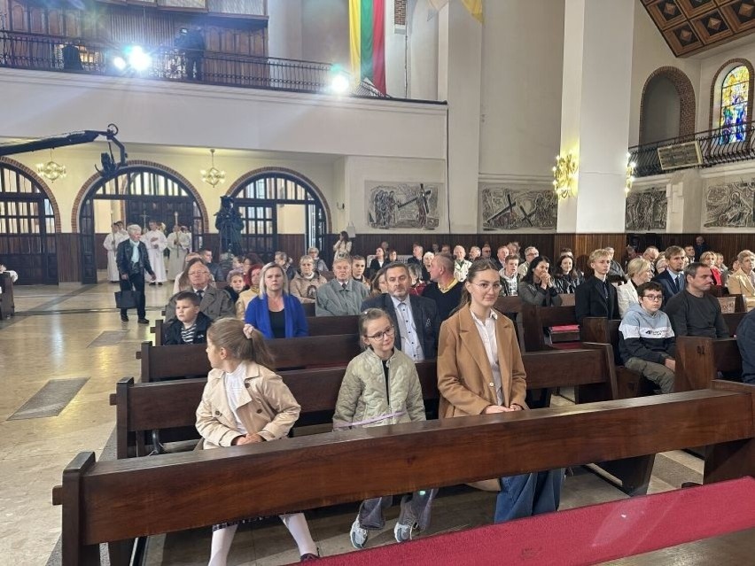 20-lecie bazyliki mniejszej w Radomiu i inauguracja Tygodnia Kultury Chrześcijańskiej. Mszę odprawił biskup Marek Solarczyk. Zobacz zdjęcia