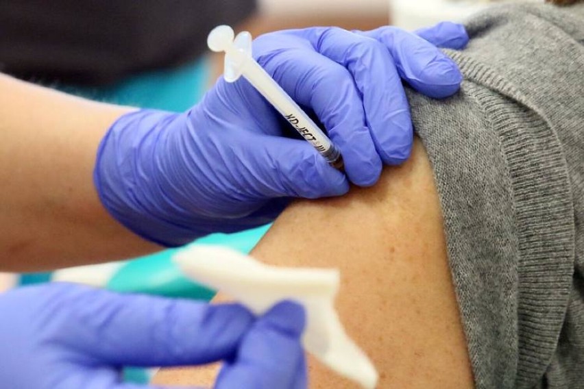 Łęczyca: Rozpoczęły się szczepienia trzecią dawką przeciw Covid-19