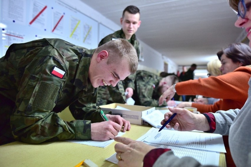 Terytorialsi z Dolnośląskiej Brygady WOT jadą na pierwsze szkolenie