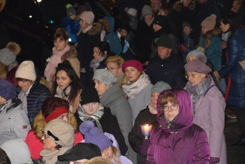 Niechanowo. Obraz Matki Bożej Jasnogórskiej został przywitany przez mieszkańców