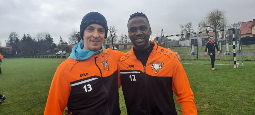 Szymon Opara i Ayerume Emmanuel