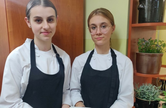 Magda Kącka i Anna Kępa z ZSCKR w Dobryszycach zostały zgłoszone do III Ogólnopolskiego Konkursu Gastronomicznego