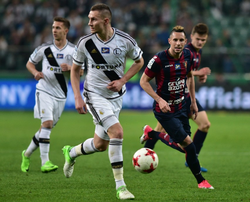 Legia Warszawa - Pogoń Szczecin 2:0. Wojskowi wrócili na...