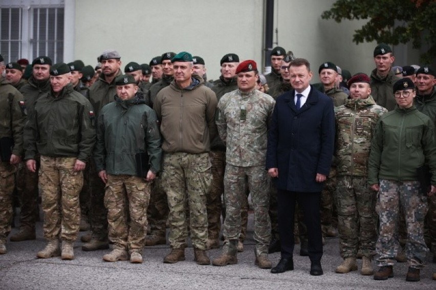 Szef MON Mariusz Błaszczak z wizytą u żołnierzy Wojsk Specjalnych w Krakowie. Po raz trzeci w historii uzyskali bardzo ważny certyfikat