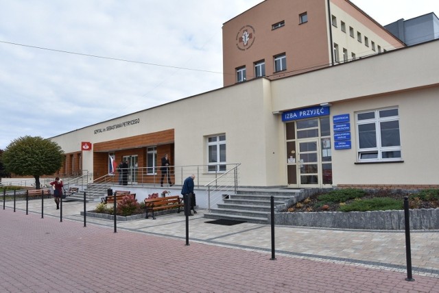 Na oddział zakaźny szpitala w Dąbrowie Tarnowskiej kierowani są pacjenci z podejrzeniem koronawirusa nie tylko z Powiśla, ale również z Tarnowa i okolic