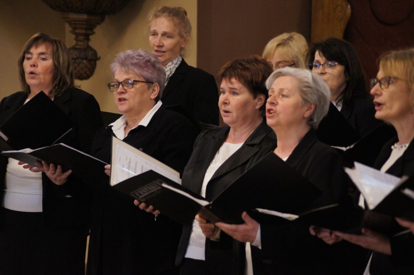 Koncert pasyjny Chóru Cantabile w kolegiacie św. Lamberta w...