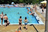 Tarnowianie szukają ochłody na basenach letnich [ZDJĘCIA] 