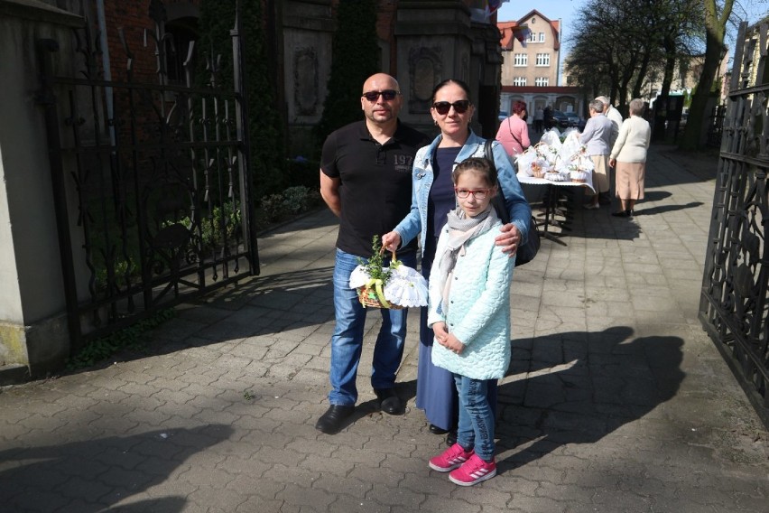 Święcenie pokarmów w parafii Św. Krzyża w Lesznie - tak wyglądało rok temu [ZDJĘCIA] 