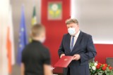 Premier przyznał rentę specjalną 13-latkowi ocalałemu z mordu w Borowcach 